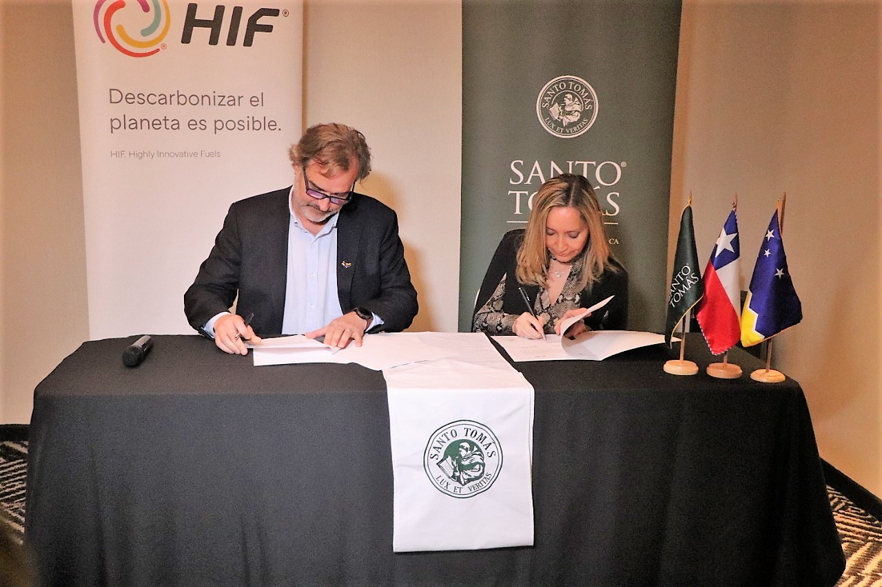 HIF Chile y IP-CFT Santo Tomás acuerdan colaboración académica y energética