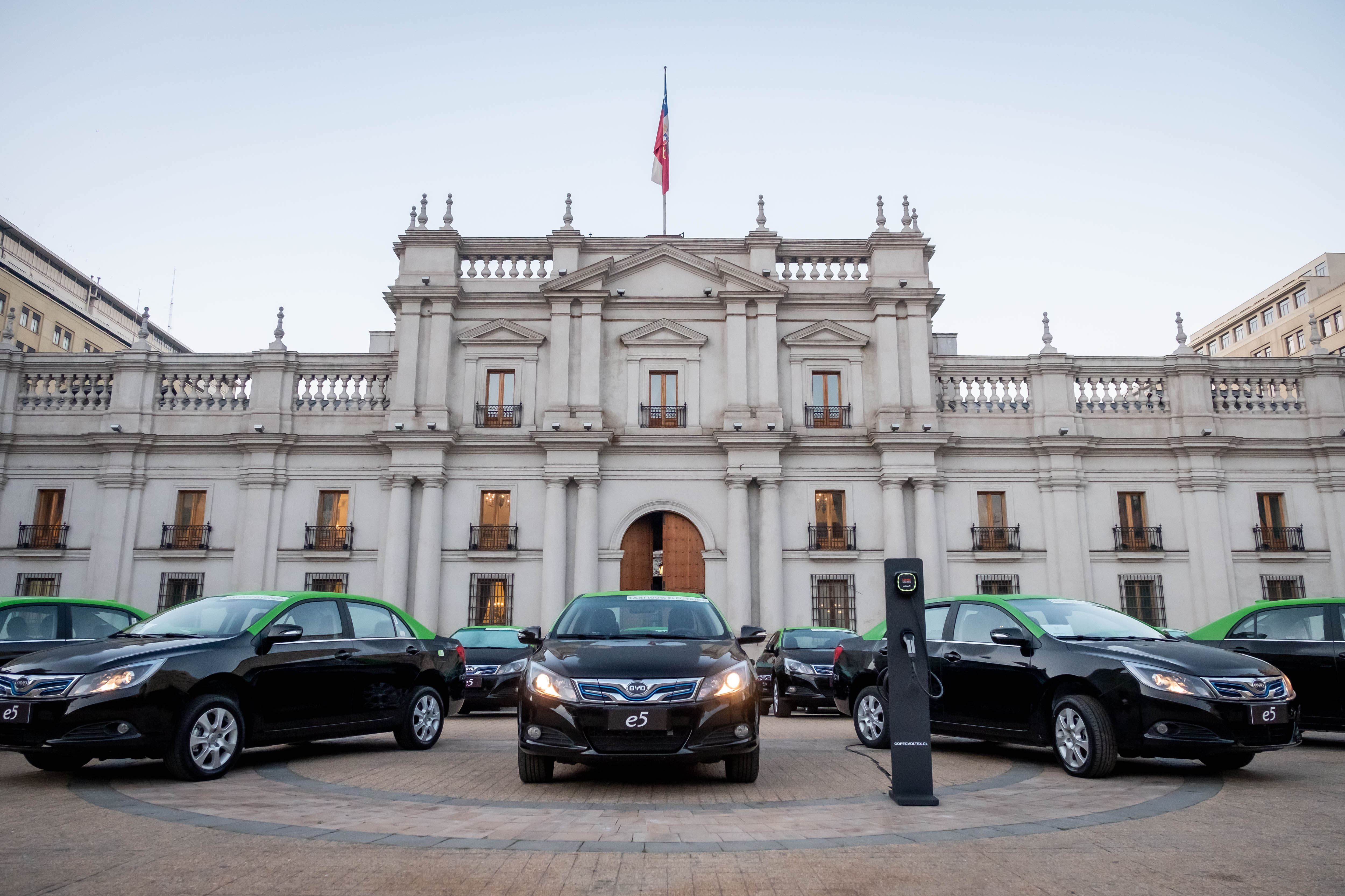 Subsecretario de Energía anuncia programa de recambio eléctrico para 1.000 taxis en 2023