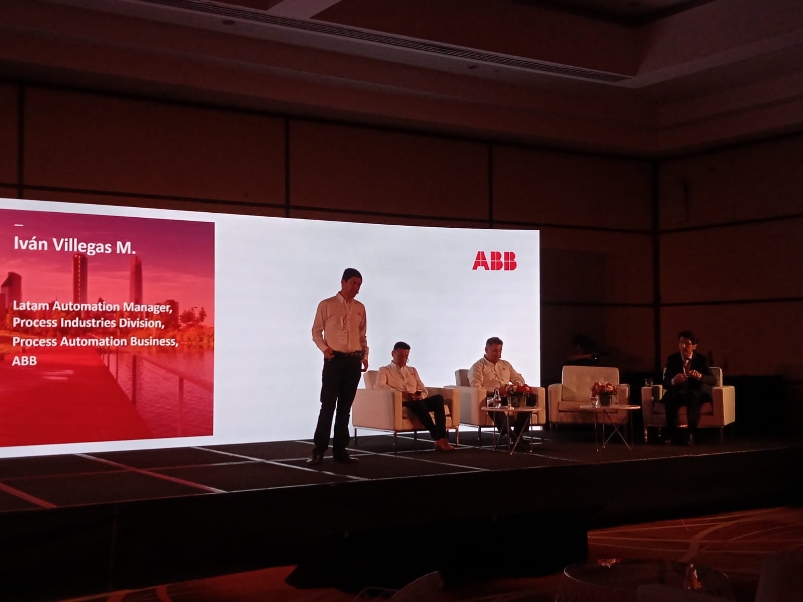 ABB Tech Talks Chile 2022: Entregan claves para desarrollar la mina 100% eléctrica y digital