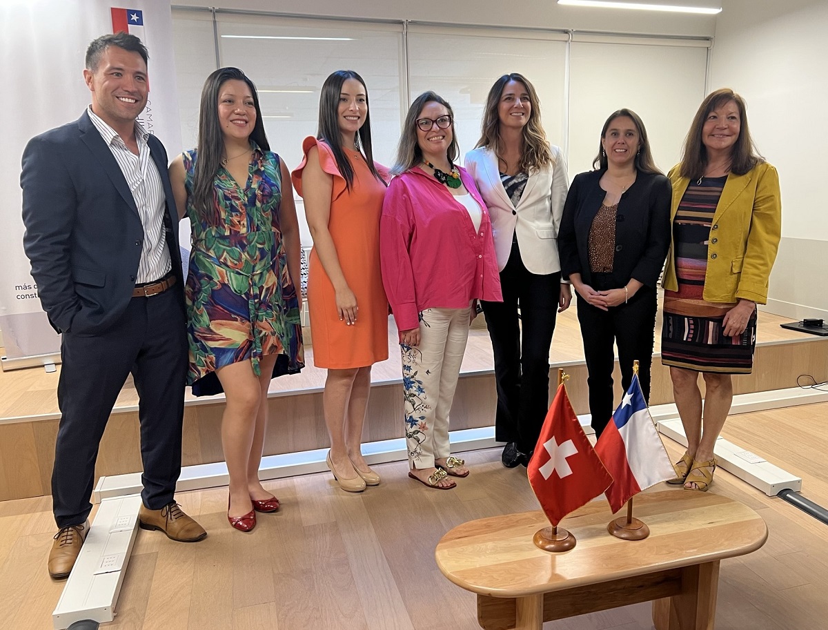 ABB en Chile comparte experiencia en equidad de género a filial en Perú