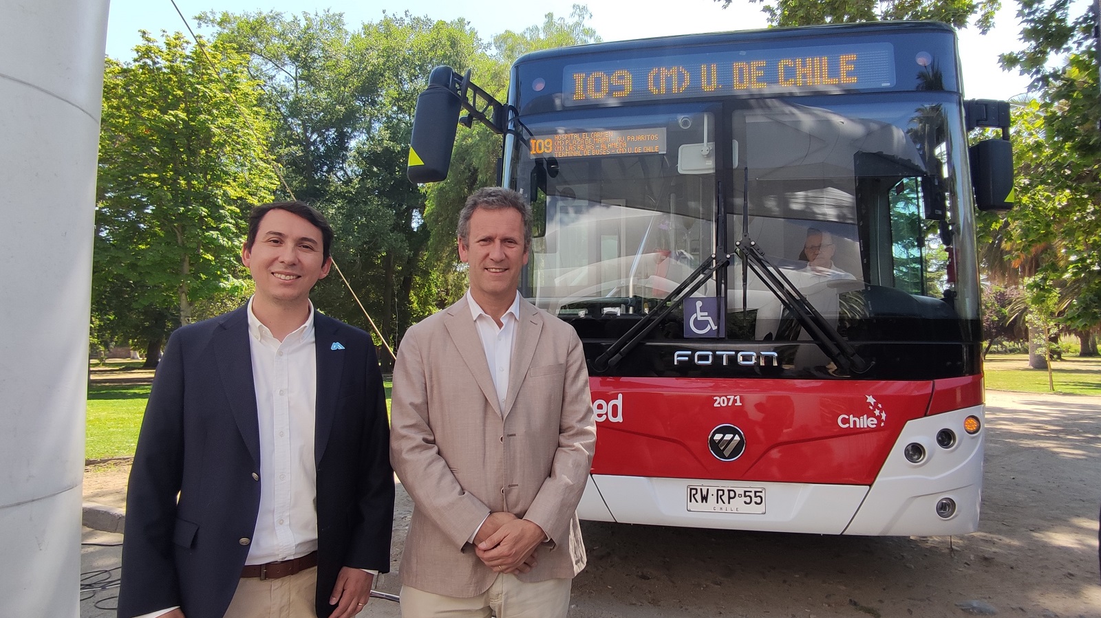 Andes Motor celebra operación de primeras unidades de un total de 992 buses eléctricos Foton para RED
