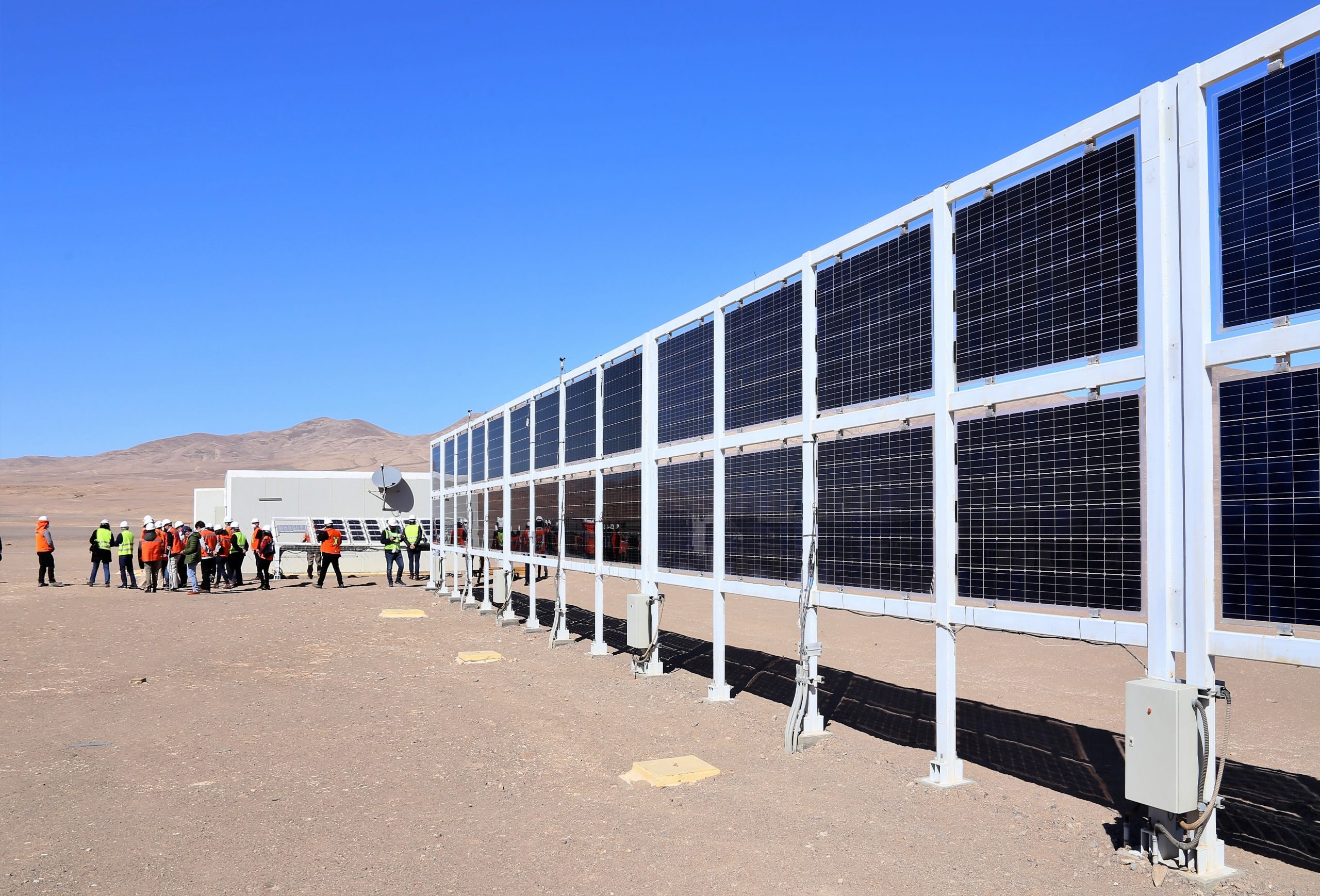 En Taltal parte proyecto para reutilizar paneles fotovoltaicos desechados por plantas solares
