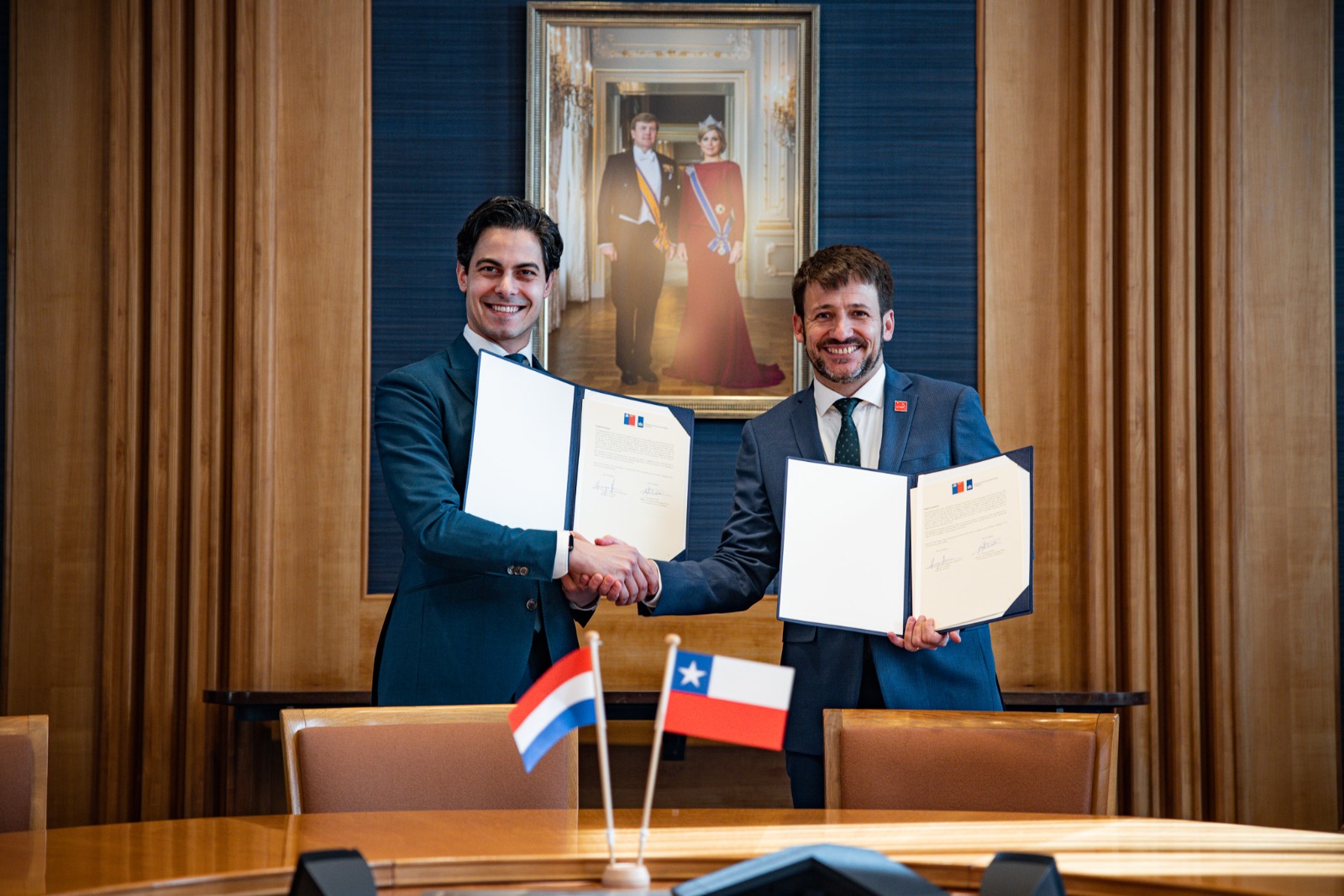 Ministro Pardow firma nuevos acuerdos sobre Hidrógeno Verde en visita a Países Bajos