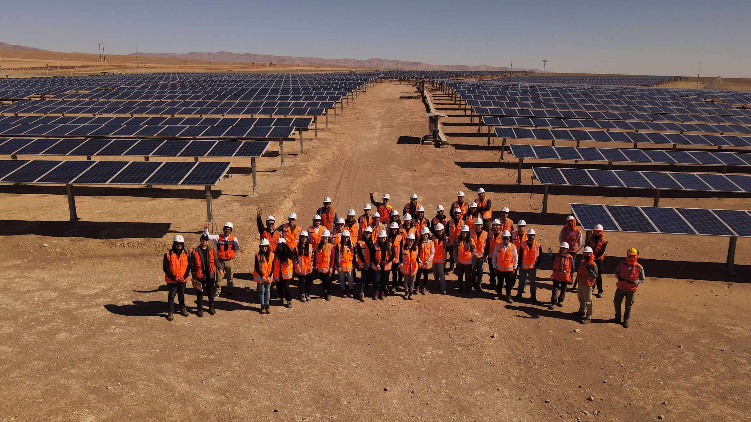 Antofagasta: Estudiantes conocen funcionamiento de planta solar Lalcktur