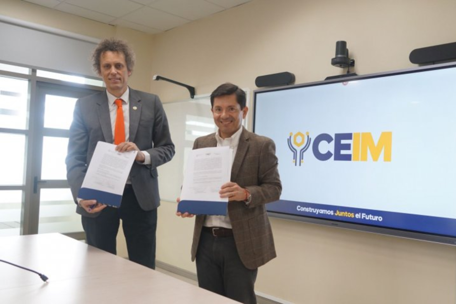 Generadoras de Chile y Centro de Entrenamiento Industrial y Minero firman convenio de colaboración