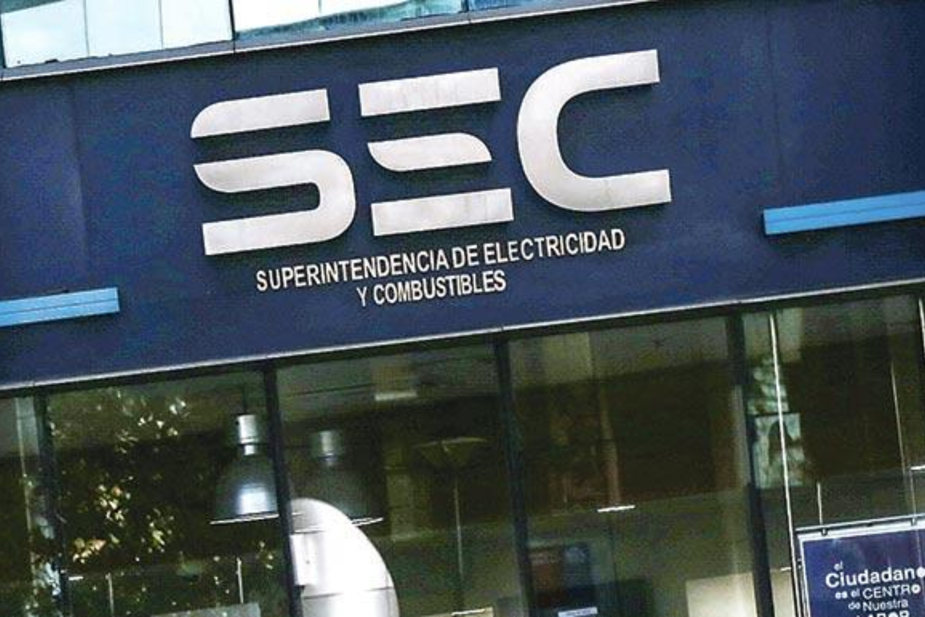 SEC multa a Enel y CGE por más 2.300 millones a raíz de cobros erróneos en boletas