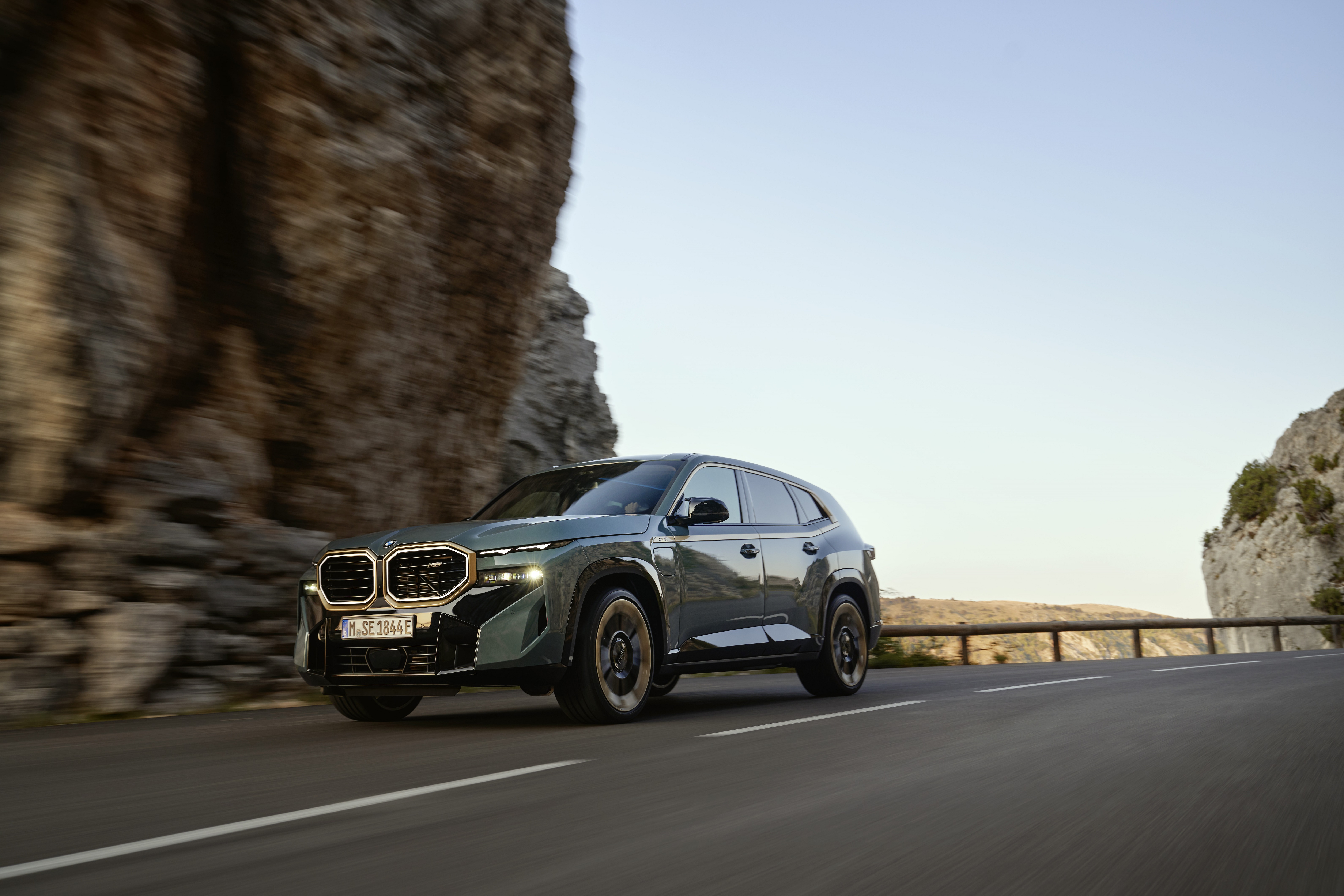 BMW XM arriba a Chile: Híbrido premium con diversas prestaciones