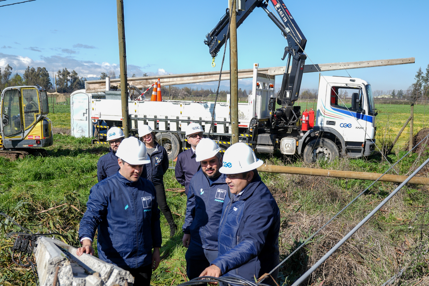 Graneros: Supervisan faenas de reconstrucción de infraestructura eléctrica
