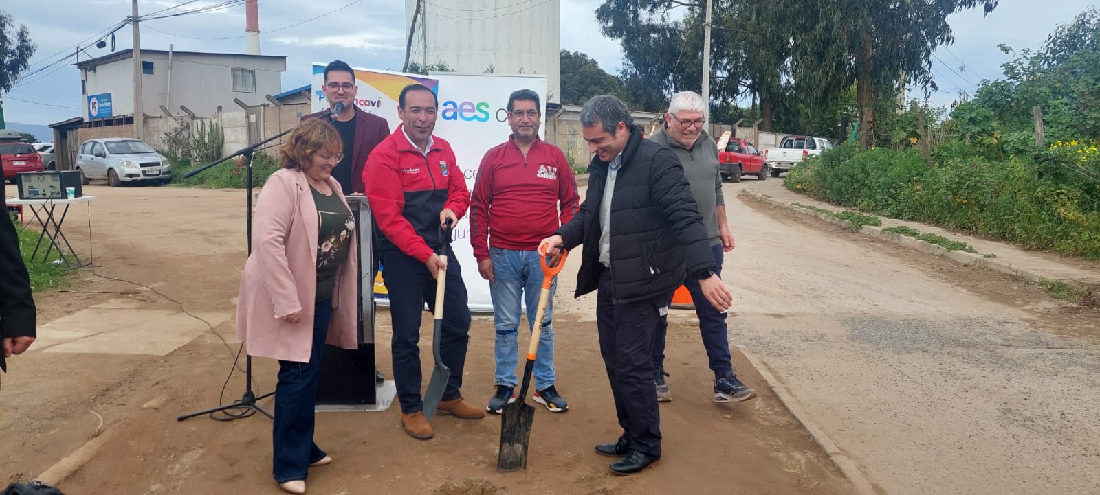 Con apoyo de AES Chile: Pavimentación de importante vía beneficiará a vecinos de Puchuncaví