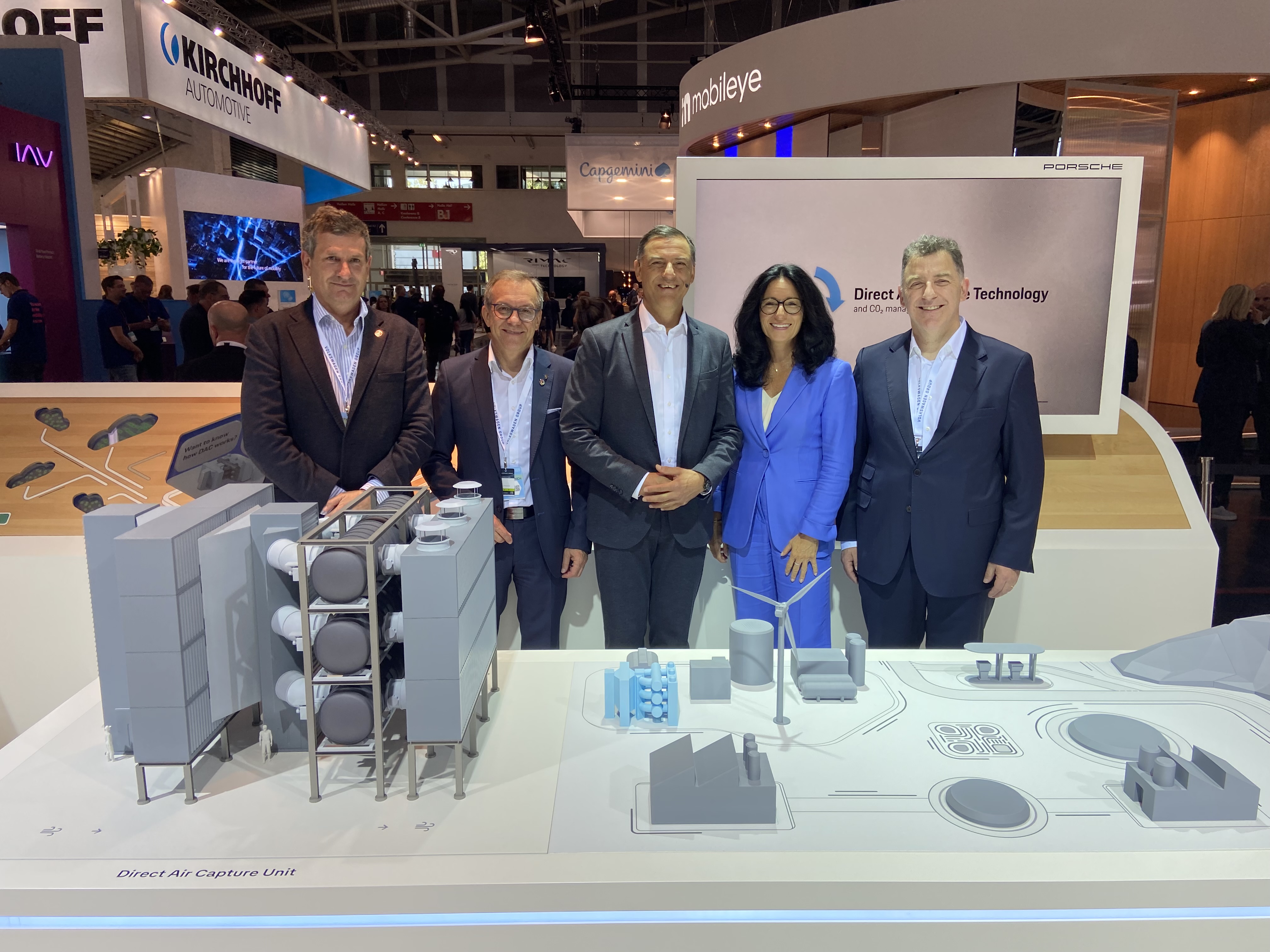 HIF Global, Porsche y Grupo Volkswagen presentan nueva unidad de captura directa de aire