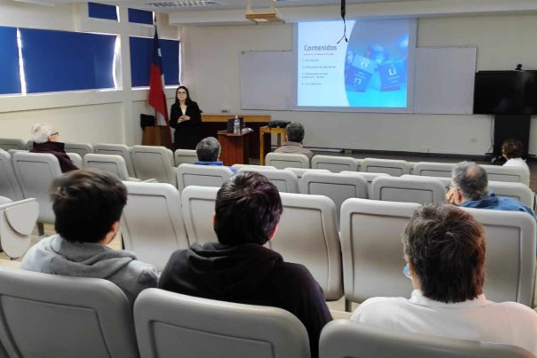 Universidad de Antofagasta imparte charla sobre aplicaciones del litio