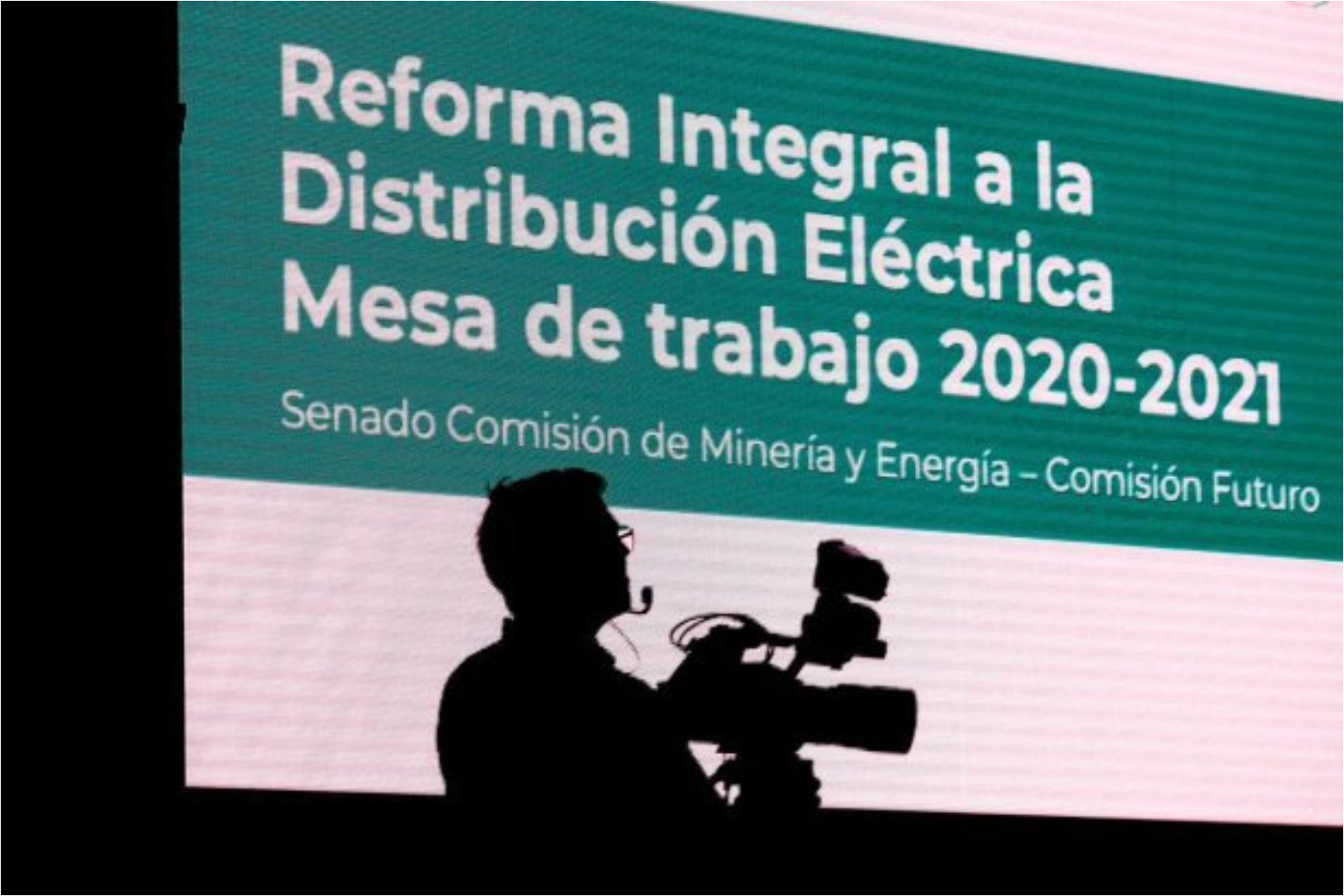 Senado presenta informe para avanzar en una reforma a la distribución eléctrica