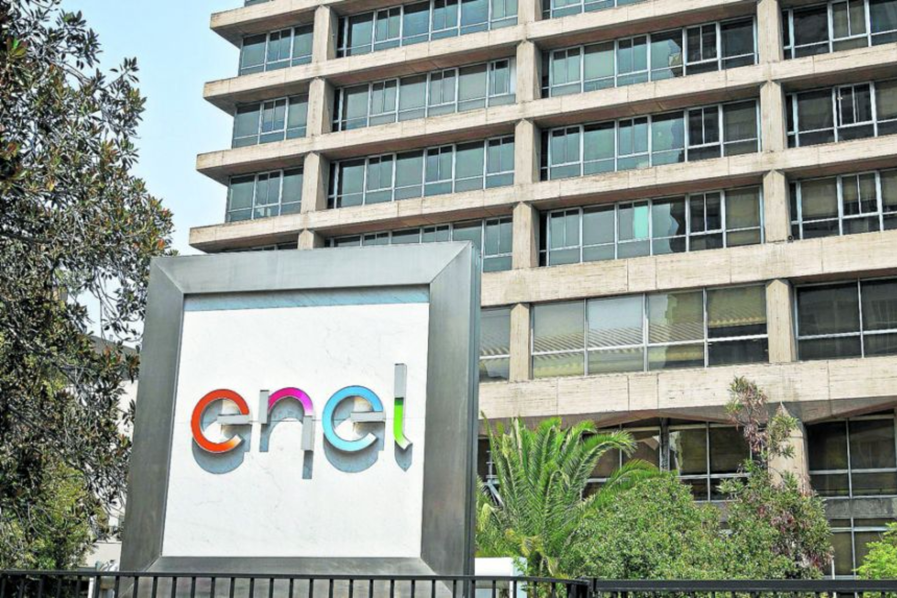 Enel Chile publica vacantes de trabajo para ingenieros y otros profesionales