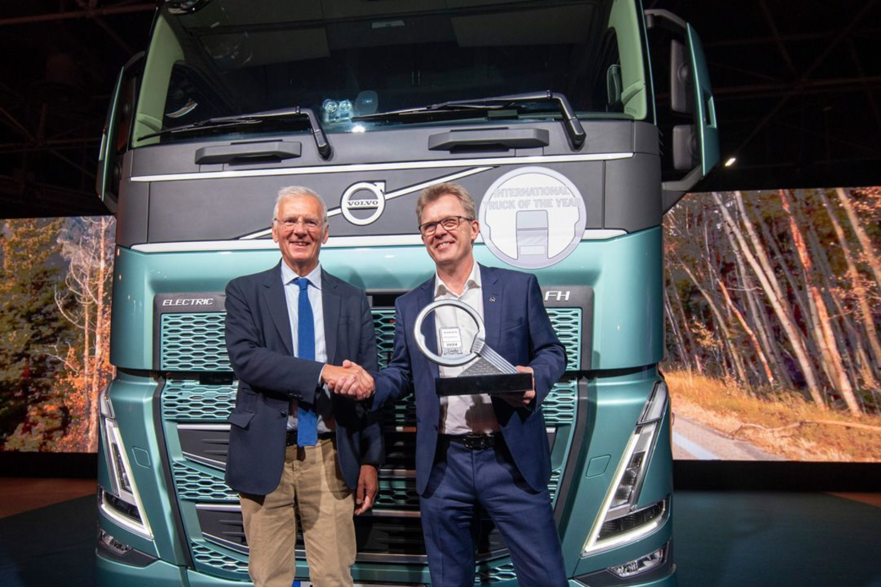 Volvo FH Eléctrico gana el premio «Camión del Año 2024”