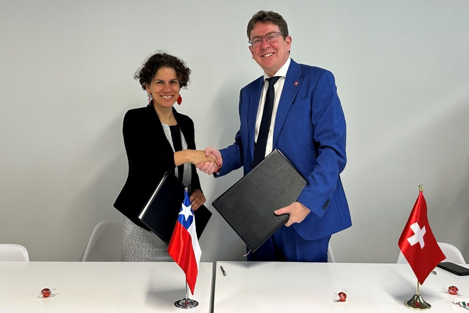 COP28: Suiza y Chile suscriben acuerdo de cooperación climática para reducir emisiones