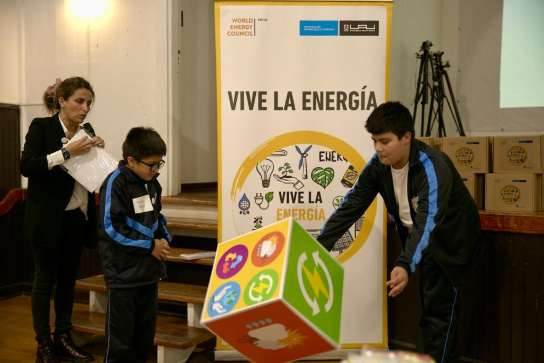 O’Higgins: Ingeniería UAI, WEC Chile y Pacific Hydro acercan conocimientos sobre energía renovable a estudiantes