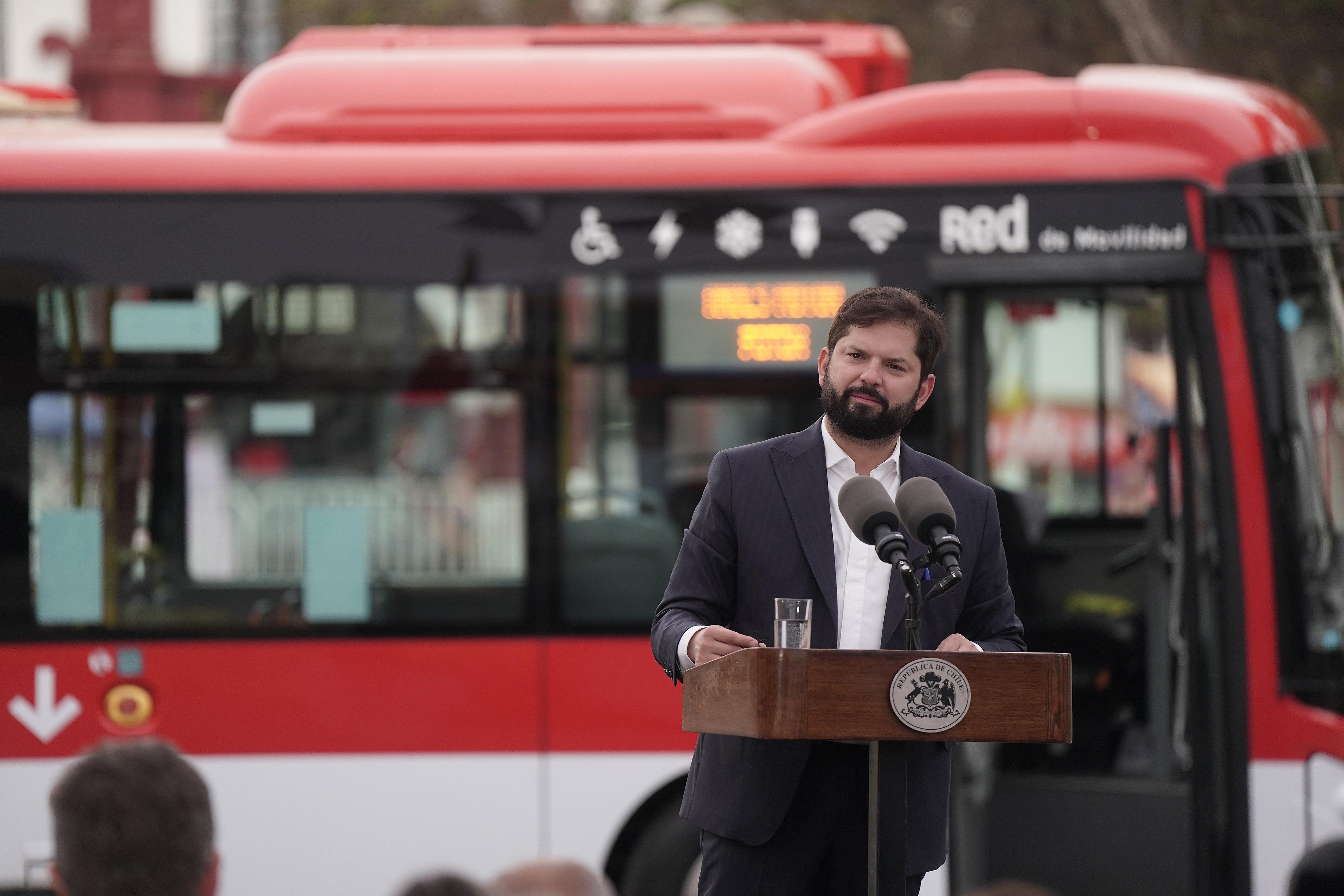 Presidente Boric inaugura la llegada de 42 buses eléctricos para La Serena y Coquimbo
