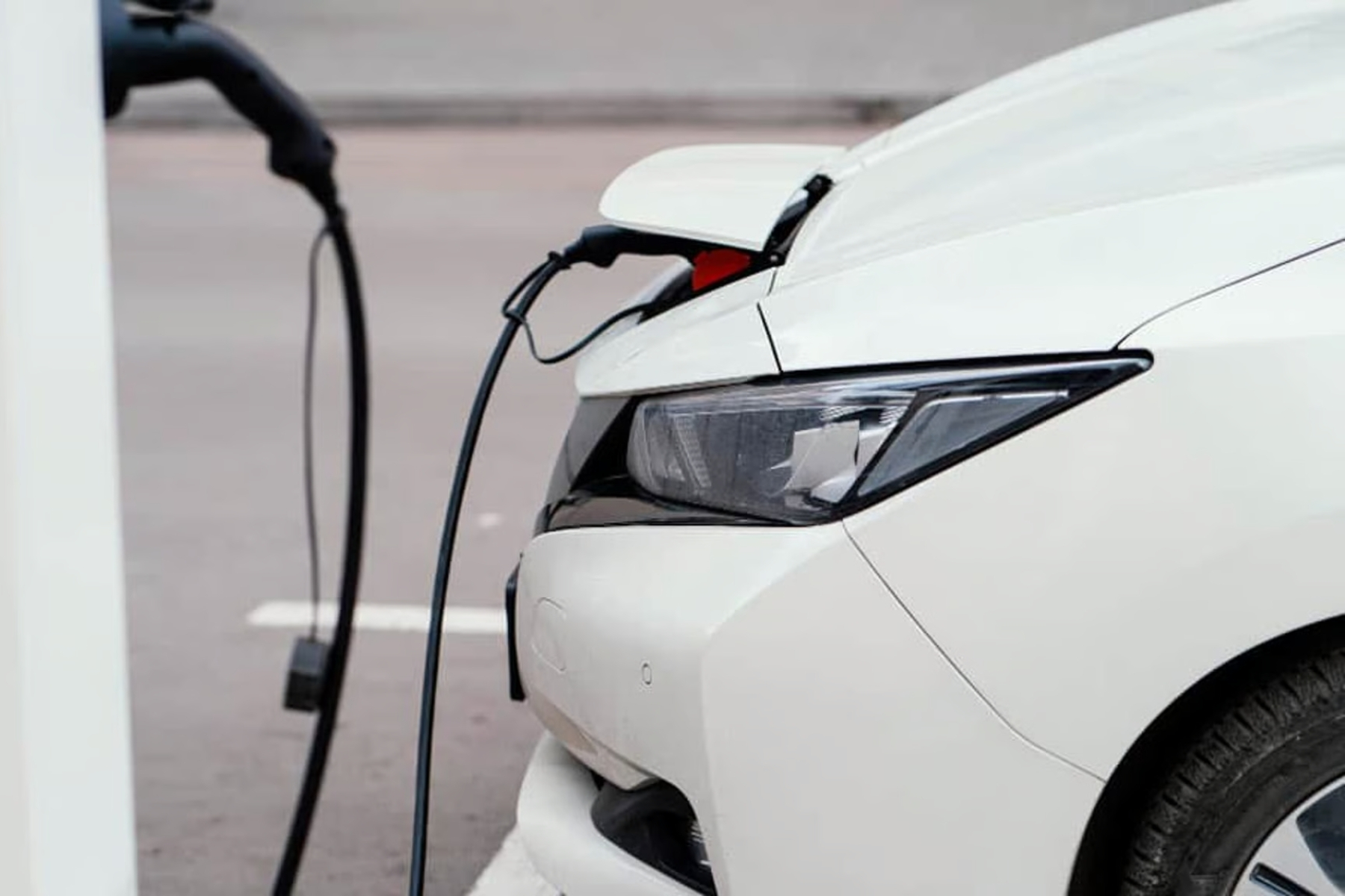 ANAC: Venta de vehículos de cero y bajas emisiones aumenta un 17% en enero de 2024