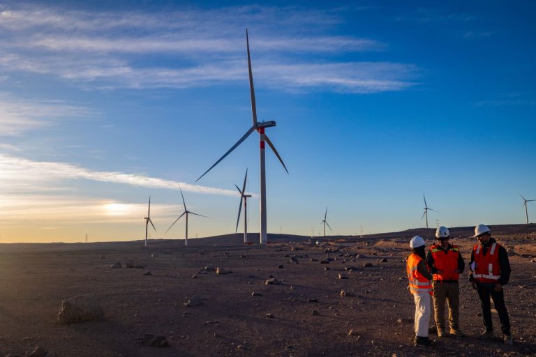 Colbún y Codelco suscriben nuevo contrato de energía 100% renovable