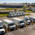 Hitachi Energy y Penske lanzan programa de carga de camiones eléctricos a gran escala