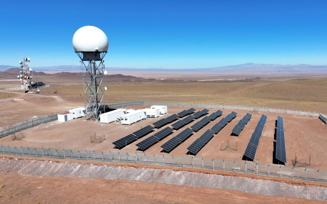 Inauguran la primera estación radar en el mundo alimentada 100% de energía solar