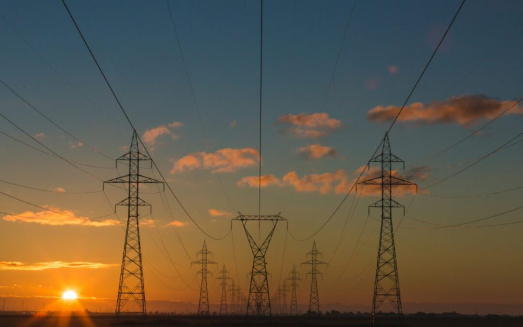 Adelat lanza estudio sobre los procesos de prórroga de concesiones de distribución eléctrica