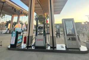 Copec inaugura primera estación de combustibles construida 100% en madera en Chile
