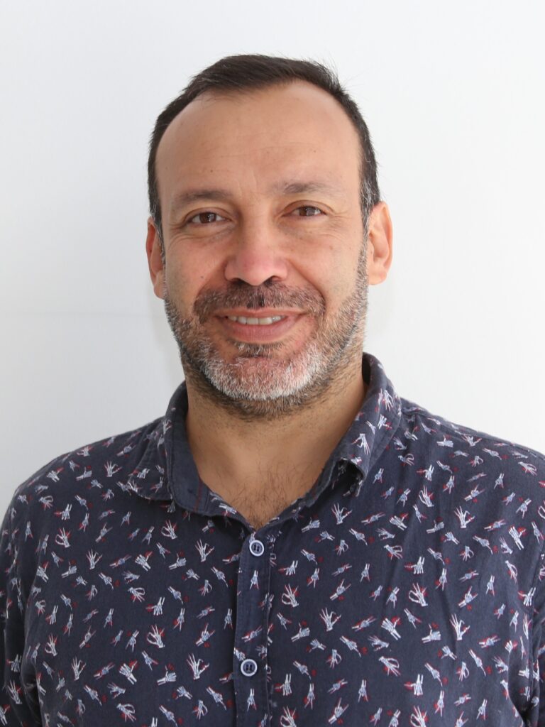Dr. Diego Pulido Iparraguirre, Investigador CDEA-UA y director proyecto FIC-R "Hidrógeno Solar: Producción y uso en movilidad interurbana"