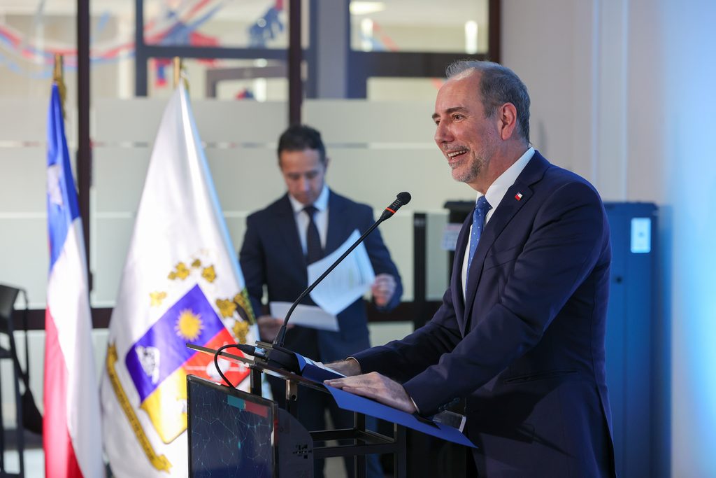 MTT aborda expansión de electromovilidad y proyectos ferroviarios en Cuenta Pública 2026
