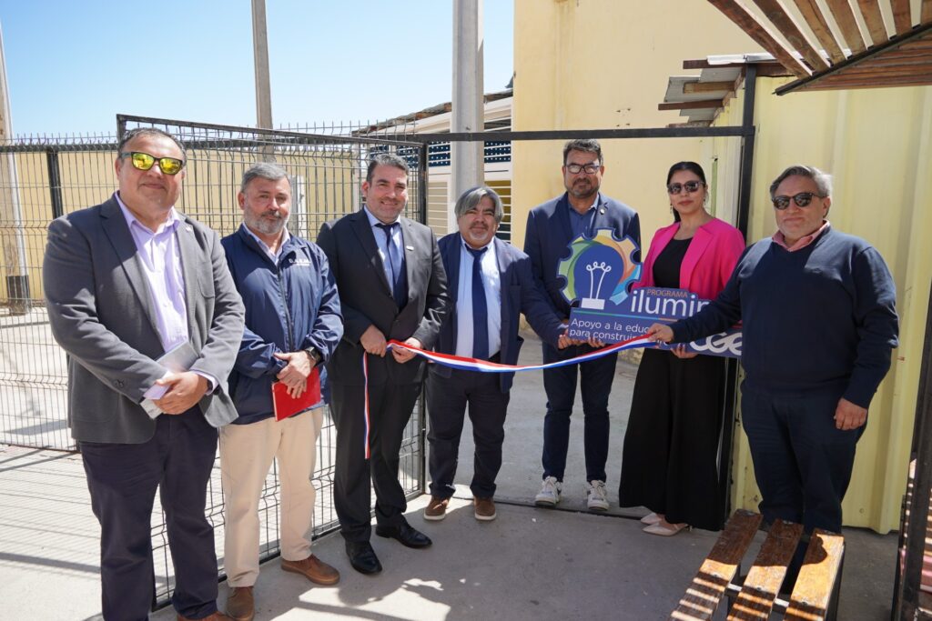 CGE inaugura dos nuevos laboratorios eléctricos en liceos de Mejillones y Alto Hospicio